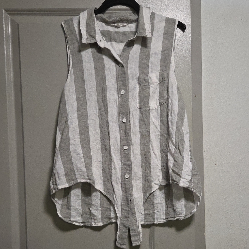 beachlunchlounge Gray and White Striped Sleeveless Shirt